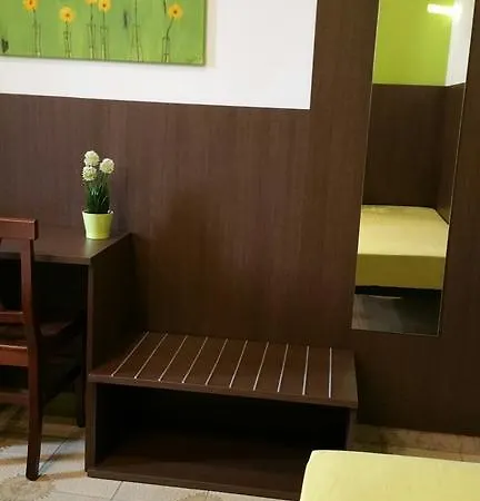 ベッド・アンド・ブレックファスト Thea 3*